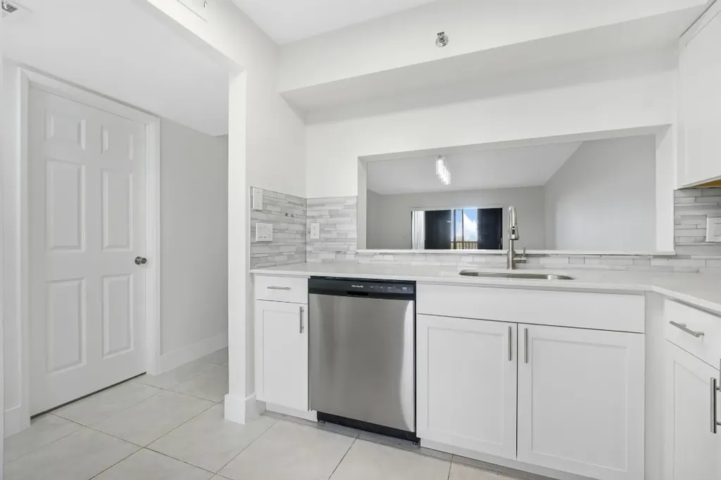 2200 S Cypress Bend Drive Pompano Beach FL 33069