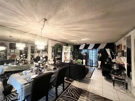 2650 NW 49th Avenue Lauderdale Lakes FL 33313