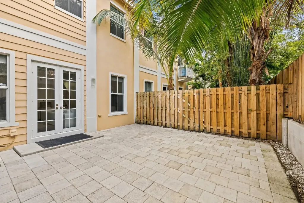 515 SW 18th Avenue Fort Lauderdale FL 33312
