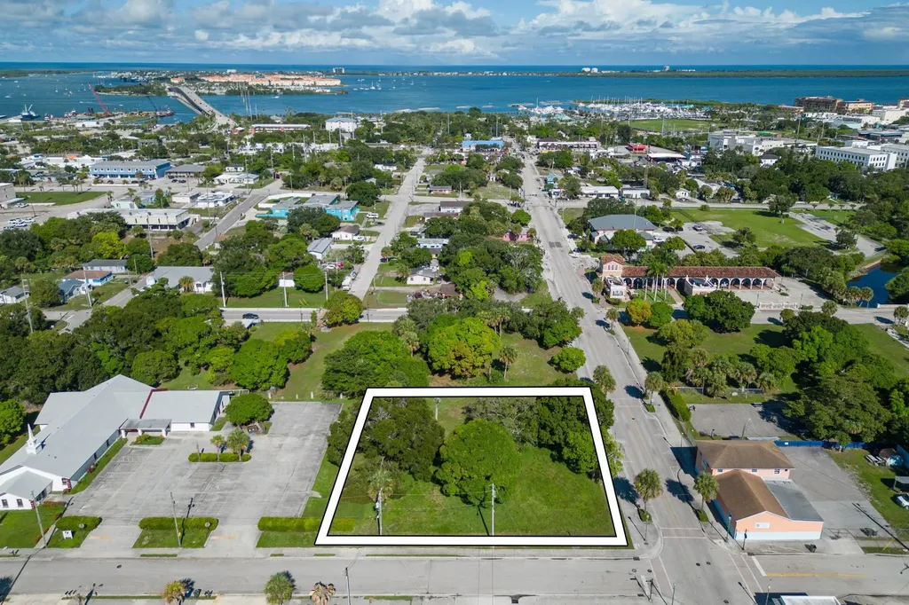 N 9th Street Fort Pierce FL 34950