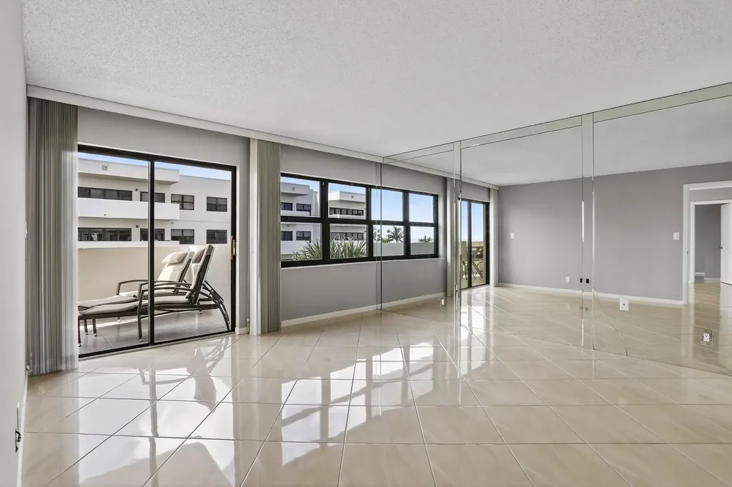 330 SE 20 Avenue Deerfield Beach FL 33441