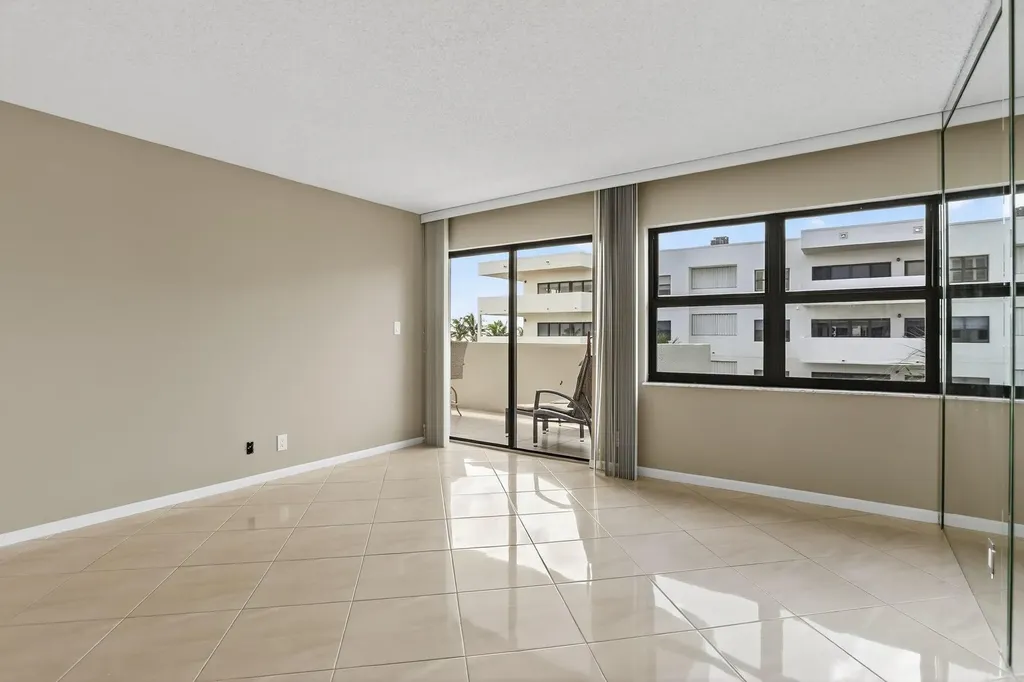 330 SE 20 Avenue Deerfield Beach FL 33441