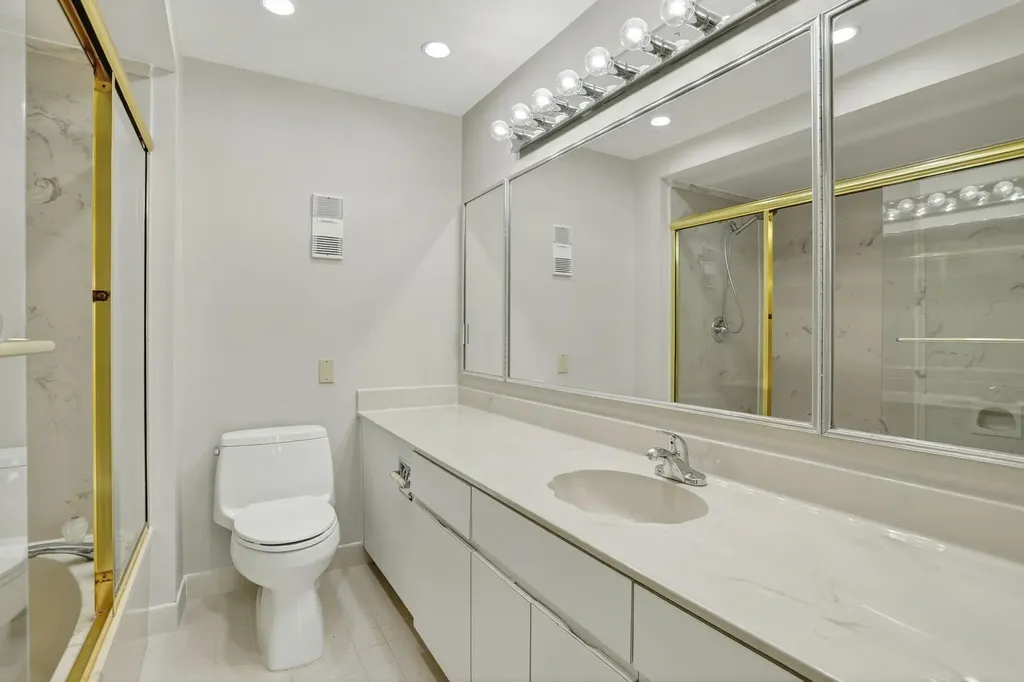 330 SE 20 Avenue Deerfield Beach FL 33441