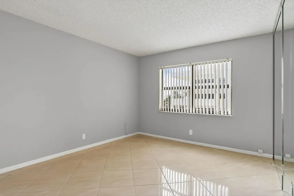 330 SE 20 Avenue Deerfield Beach FL 33441