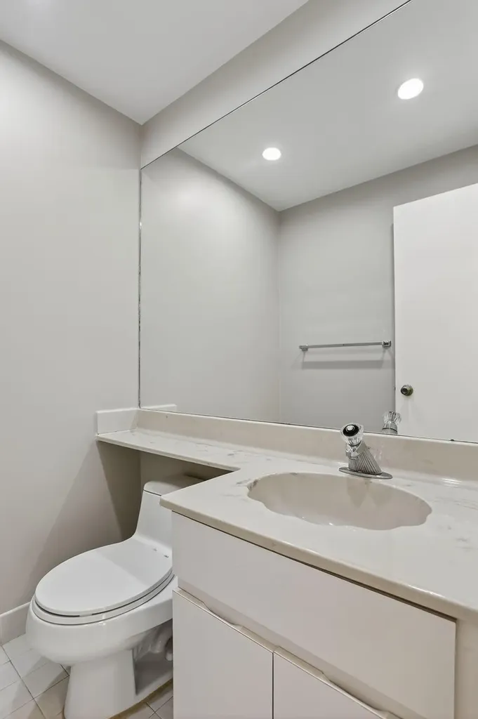 330 SE 20 Avenue Deerfield Beach FL 33441