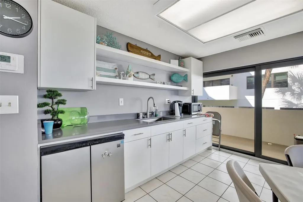 330 SE 20 Avenue Deerfield Beach FL 33441