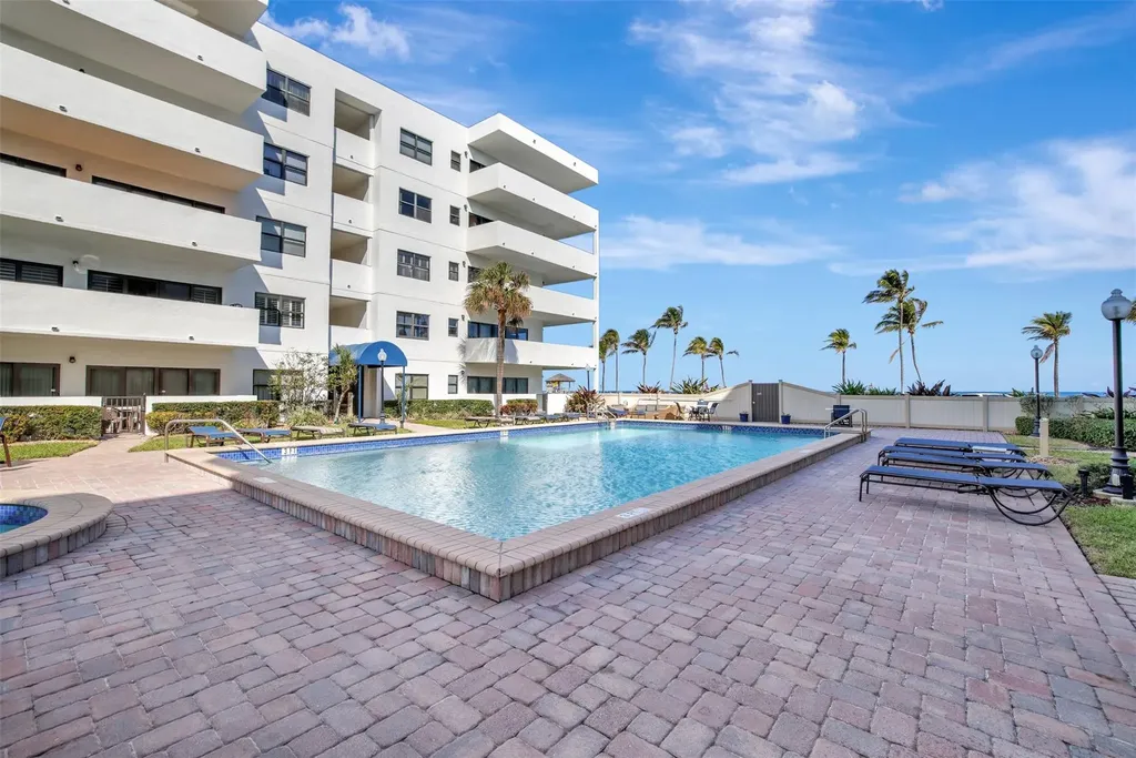 330 SE 20 Avenue Deerfield Beach FL 33441