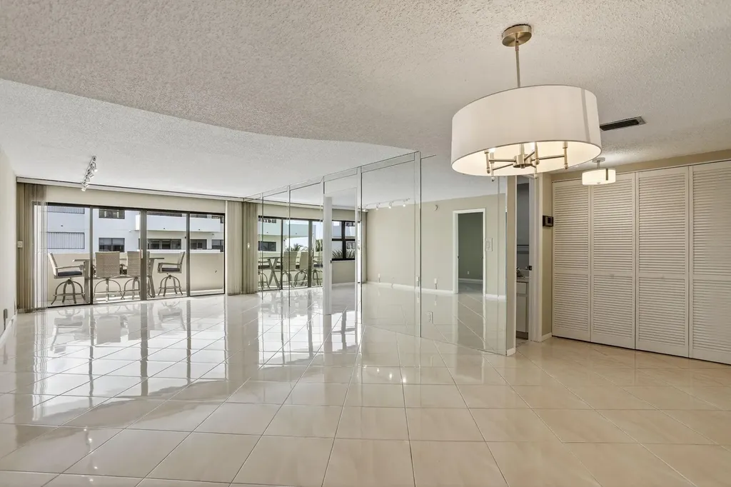330 SE 20 Avenue Deerfield Beach FL 33441