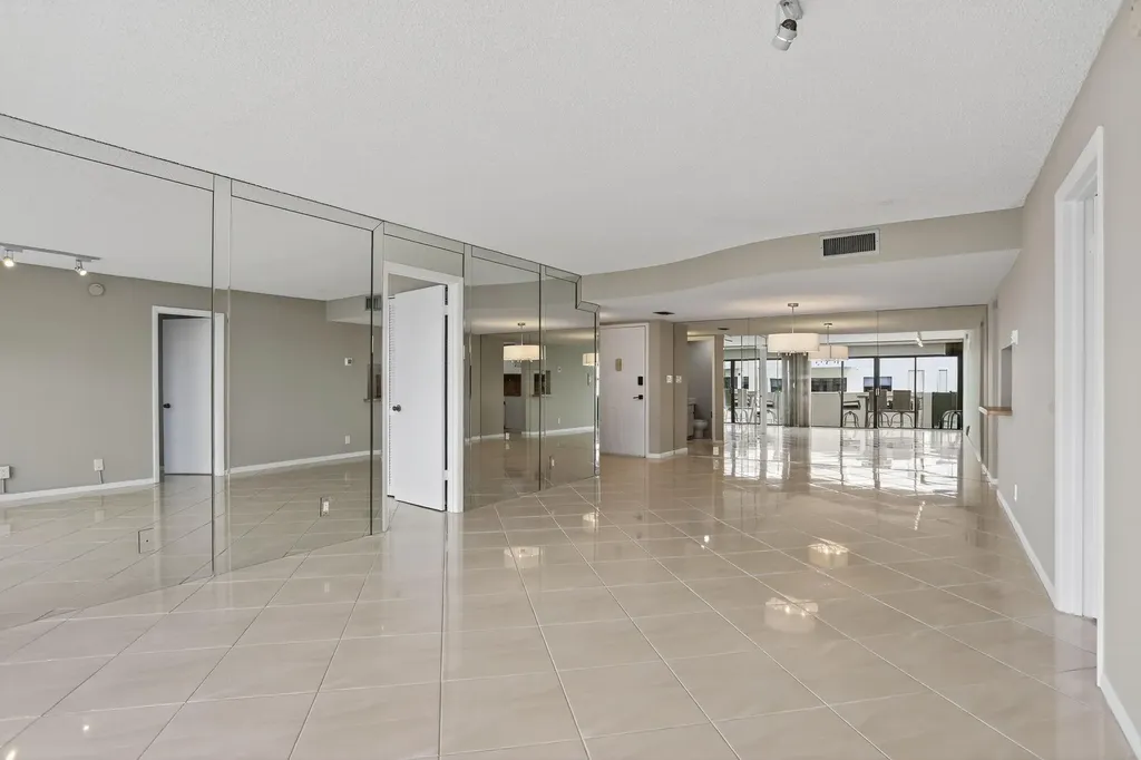 330 SE 20 Avenue Deerfield Beach FL 33441