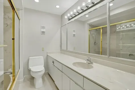 330 SE 20 Avenue Deerfield Beach FL 33441