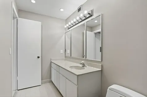 330 SE 20 Avenue Deerfield Beach FL 33441