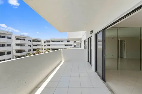 330 SE 20 Avenue Deerfield Beach FL 33441