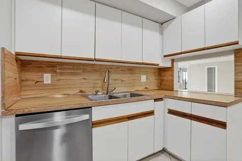 330 SE 20 Avenue Deerfield Beach FL 33441
