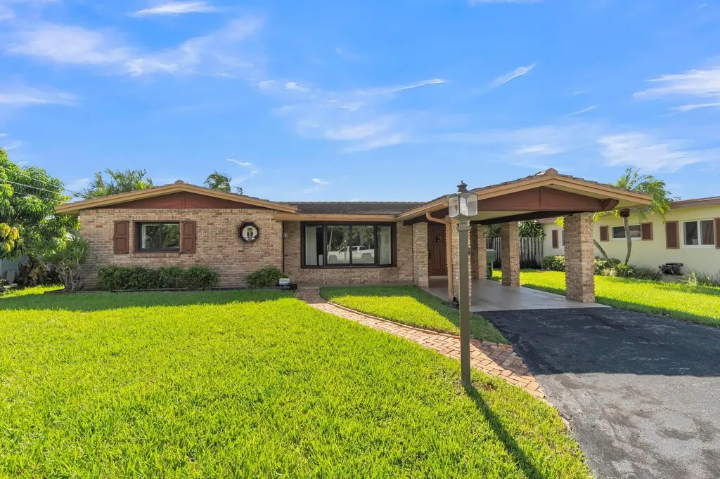 1774 NW 39th Place Oakland Park FL 33309