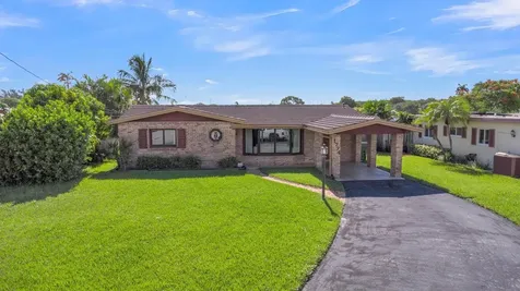 1774 NW 39th Place Oakland Park FL 33309
