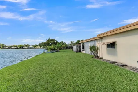 1774 NW 39th Place Oakland Park FL 33309