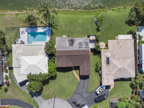 1774 NW 39th Place Oakland Park FL 33309