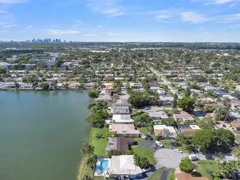 1774 NW 39th Place Oakland Park FL 33309