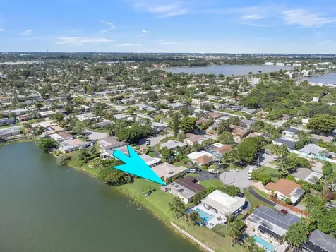 1774 NW 39th Place Oakland Park FL 33309