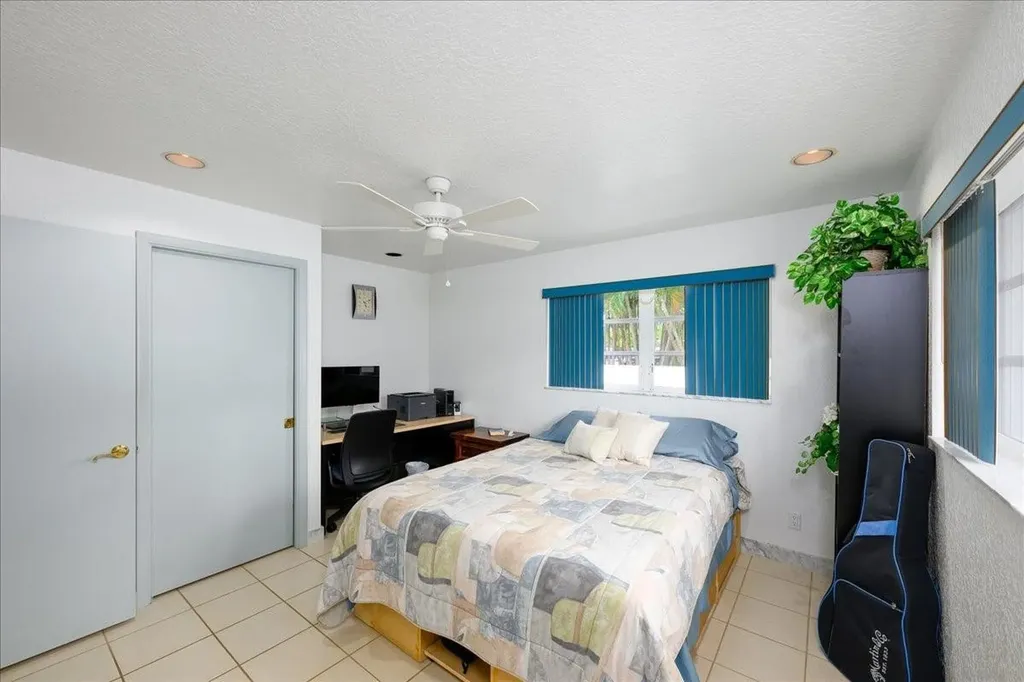 200 SE 11th Street Pompano Beach FL 33060