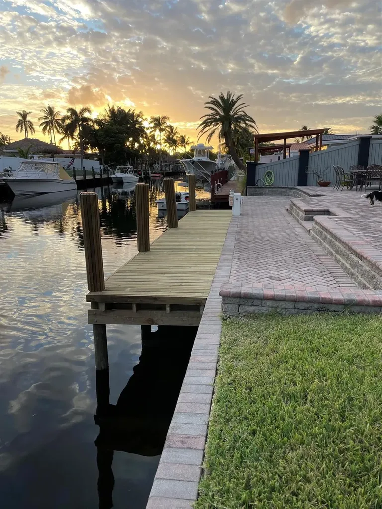 200 SE 11th Street Pompano Beach FL 33060