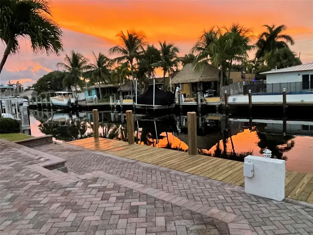 200 SE 11th Street Pompano Beach FL 33060