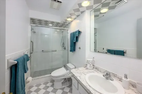 200 SE 11th Street Pompano Beach FL 33060