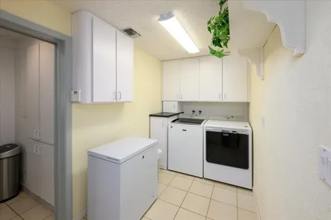200 SE 11th Street Pompano Beach FL 33060