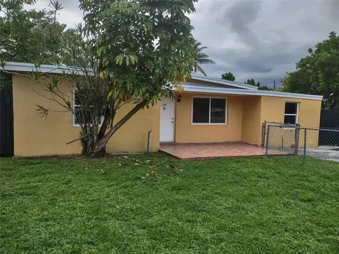 128 Miami Gardens Road West Park FL 33023