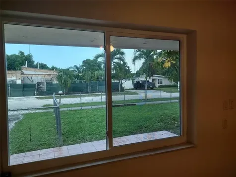 128 Miami Gardens Road West Park FL 33023