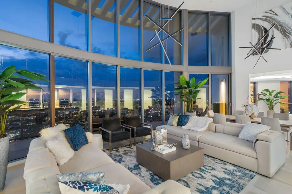 100 E Las Olas Boulevard Fort Lauderdale FL 33301