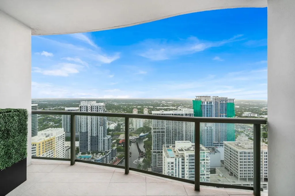 100 E Las Olas Boulevard Fort Lauderdale FL 33301