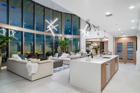 100 E Las Olas Boulevard Fort Lauderdale FL 33301
