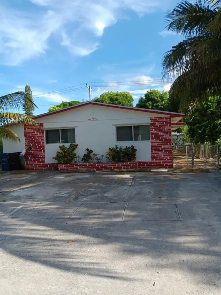 511 SW 8th Street Hallandale Beach FL 33009