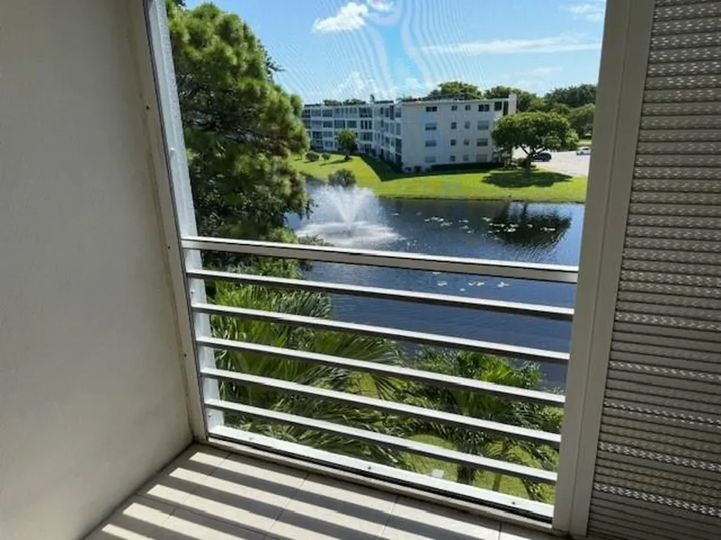 408 Grantham A Deerfield Beach FL 33442