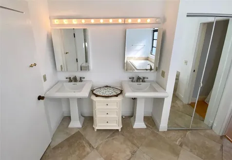 902 Holoma Drive Vero Beach FL 32963