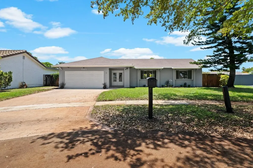 8669 SW 51st Street Cooper City FL 33328