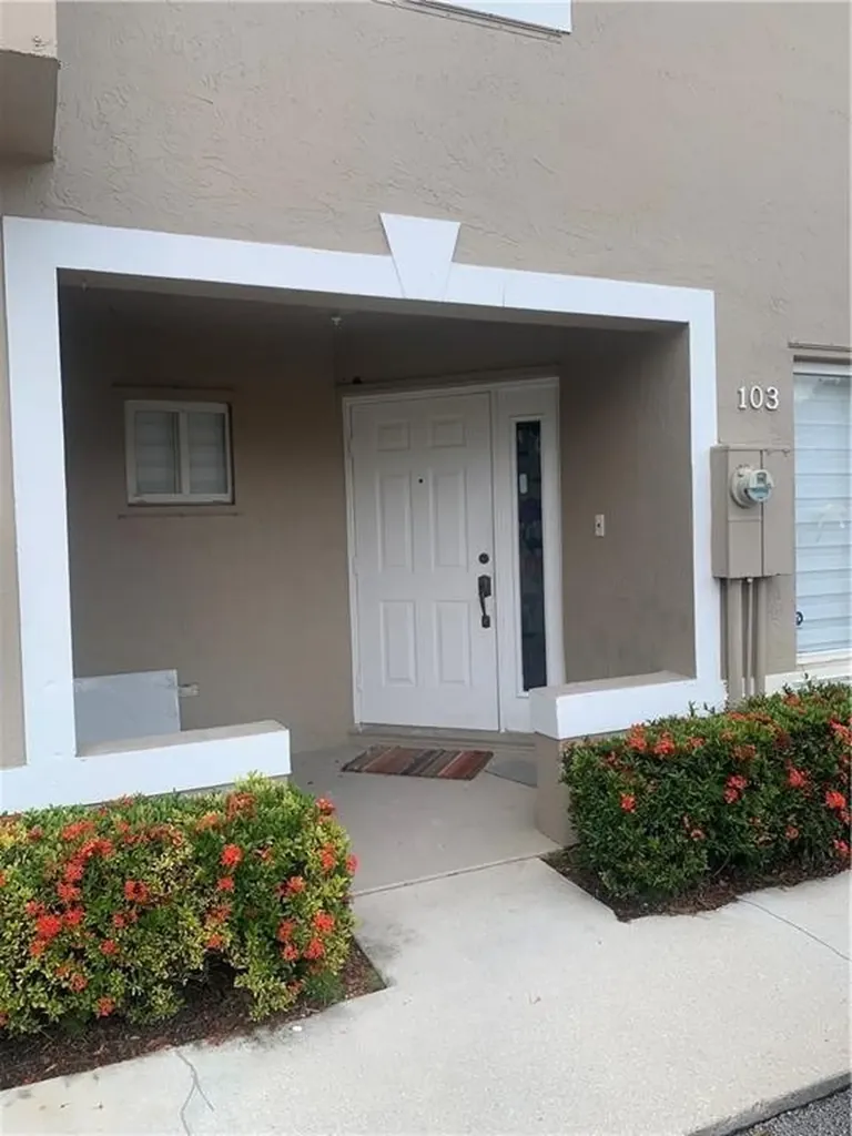 103 Riviera Circle Weston FL 33326