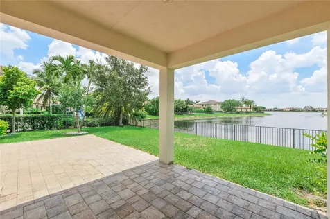 9860 Lakeview Lane Parkland FL 33076