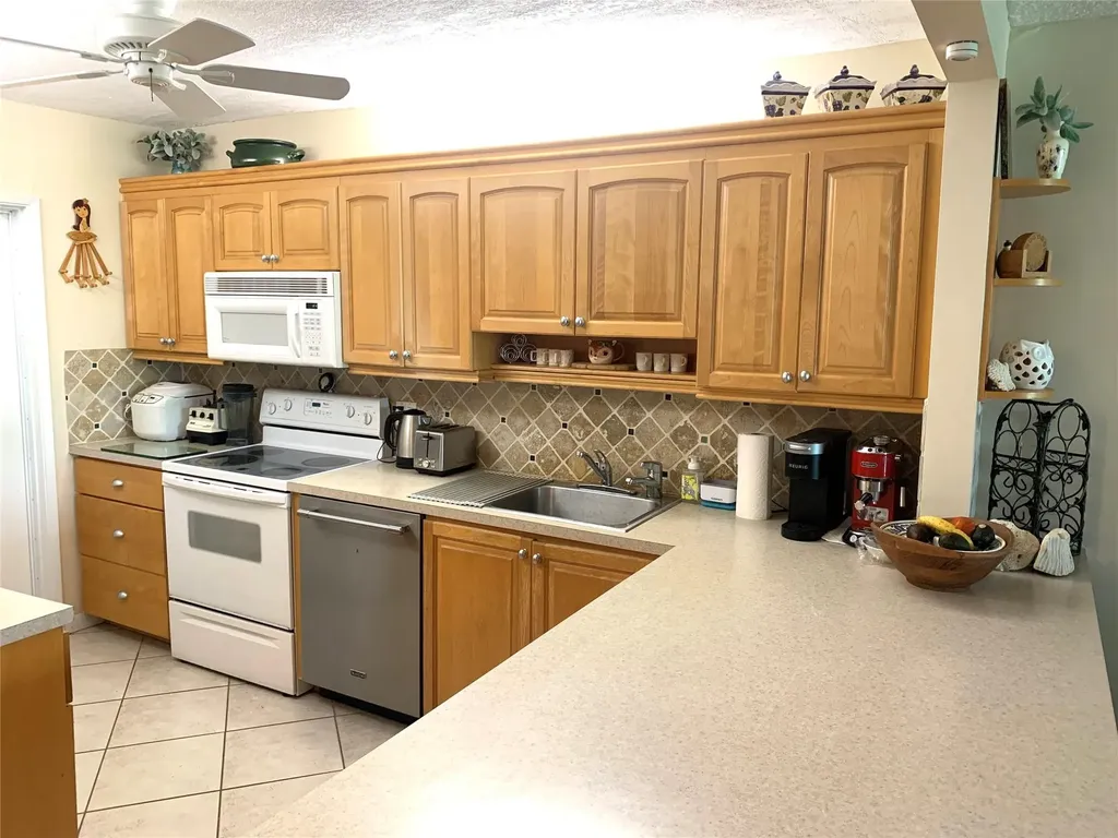 2731 NE 14th Street Causeway Pompano Beach FL 33062