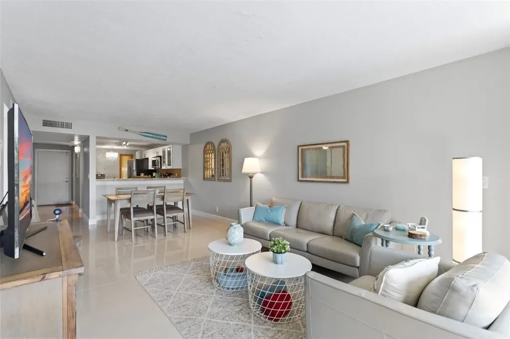 16 Royal Palm Way Boca Raton FL 33432
