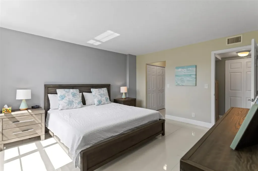 16 Royal Palm Way Boca Raton FL 33432