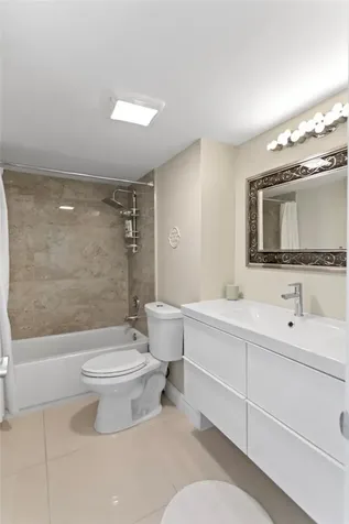 16 Royal Palm Way Boca Raton FL 33432