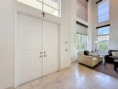 1673 Victoria Pointe Circle Weston FL 33327