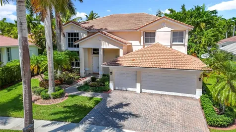 1673 Victoria Pointe Circle Weston FL 33327