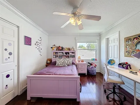 1673 Victoria Pointe Circle Weston FL 33327
