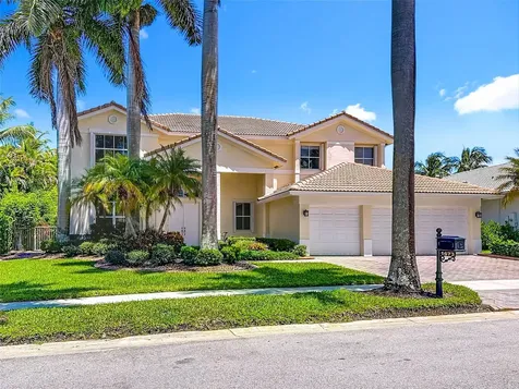 1673 Victoria Pointe Circle Weston FL 33327