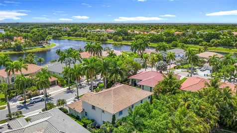 1673 Victoria Pointe Circle Weston FL 33327