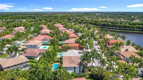 1673 Victoria Pointe Circle Weston FL 33327