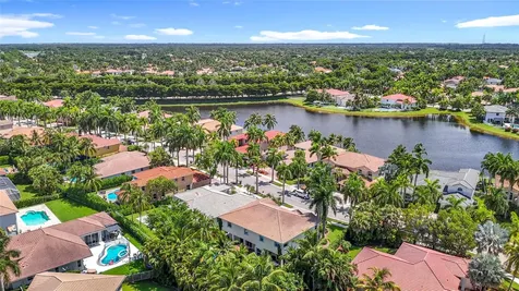 1673 Victoria Pointe Circle Weston FL 33327